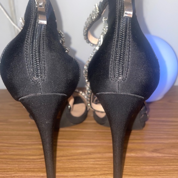 Akira/ Azalea Wang - Picture 3 of 5